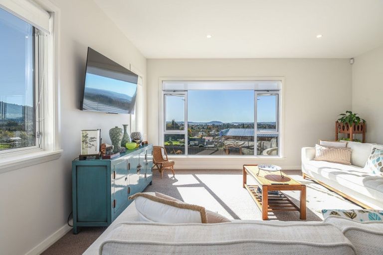 Photo of property in 10 Matipo Avenue, Pomare, Rotorua, 3015