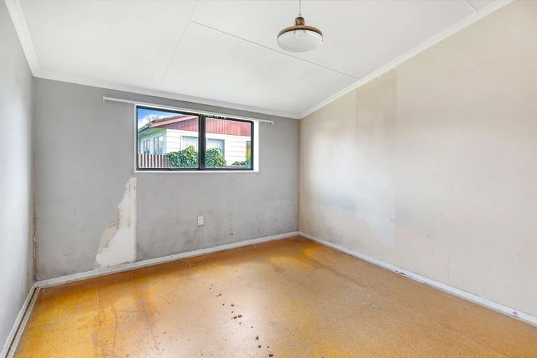 Photo of property in 114 Tremaine Avenue, Westbrook, Palmerston North, 4412
