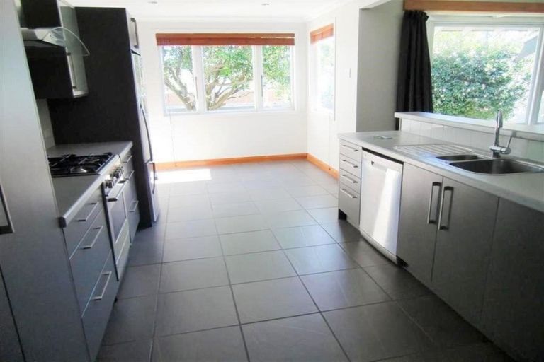 Photo of property in 2 Rawhiti Street, Vogeltown, New Plymouth, 4310