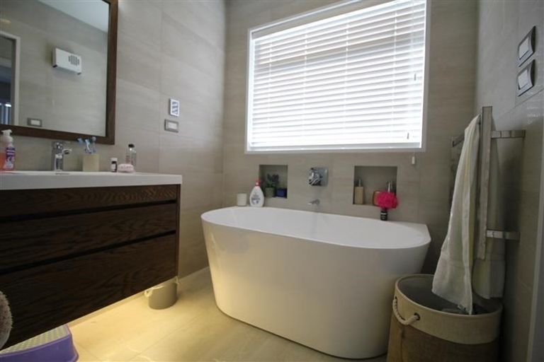 Photo of property in 13 Paso Fino Crescent, Karaka, Papakura, 2113