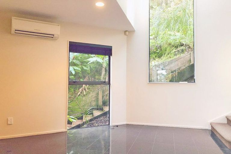 Photo of property in 35 Park Road, Titirangi, Auckland, 0604