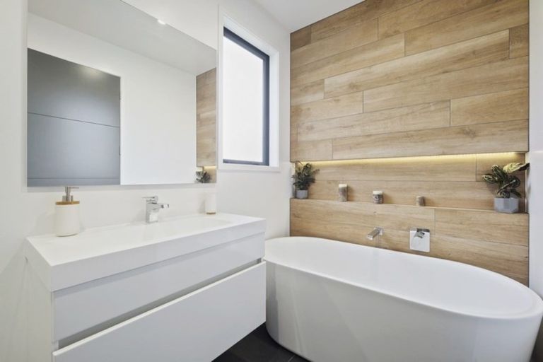 Photo of property in 6 Pendeen Crescent, Jacks Point, Queenstown, 9371