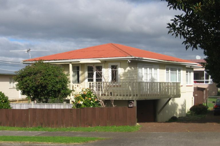 Photo of property in 1/188 Waimumu Road, Massey, Auckland, 0614