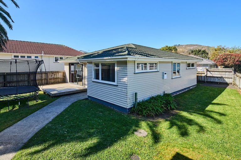 Photo of property in 316 Main Road, Tawa, Wellington, 5028