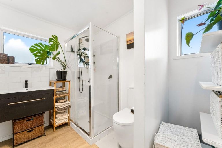 Photo of property in 52b Bay Street, Red Beach, 0932