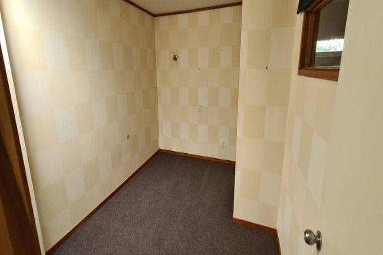 Photo of property in 4 Mahia Place, Kelvin Grove, Palmerston North, 4414