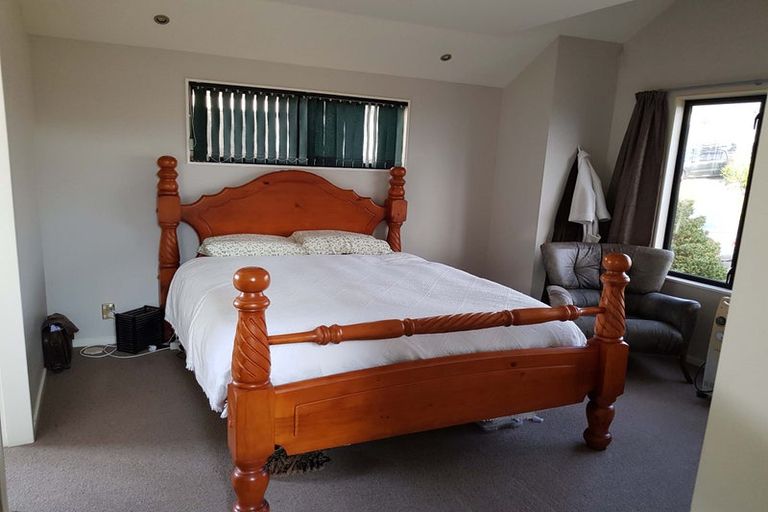 Photo of property in 19 Landsdowne Terrace, Karori, Wellington, 6012