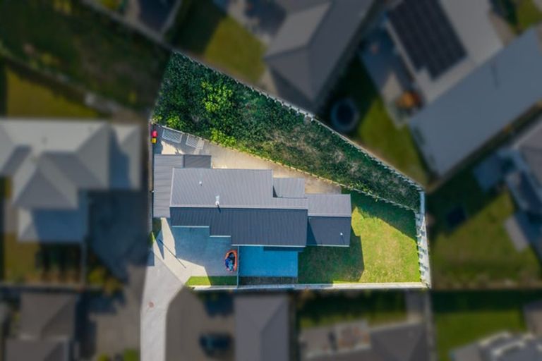 Photo of property in 71 Grenada Drive, Grenada Village, Wellington, 6037