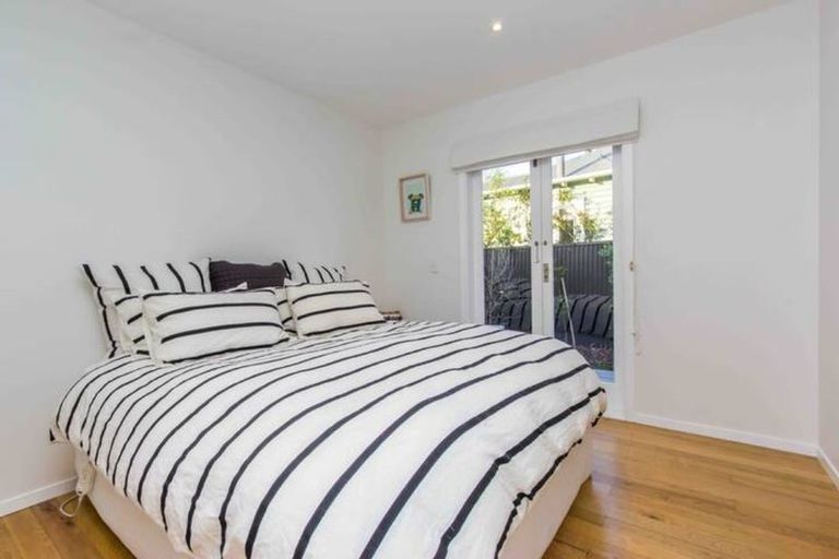 Photo of property in 1/18a Ascot Avenue, Narrow Neck, Auckland, 0624