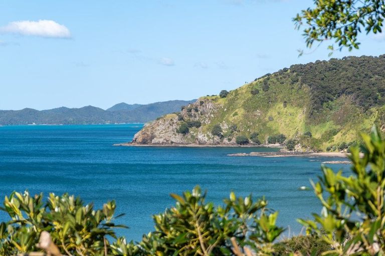 Photo of property in 4 Queens View Road, Russell, 0202