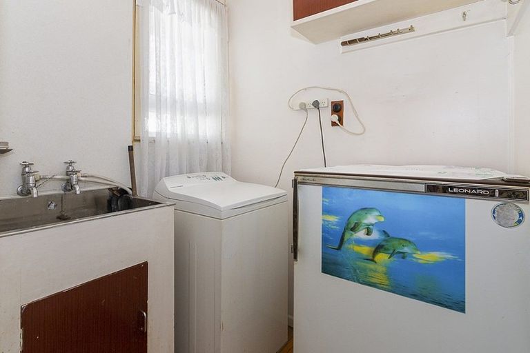 Photo of property in 9 Kelwyn Road, Kelston, Auckland, 0602