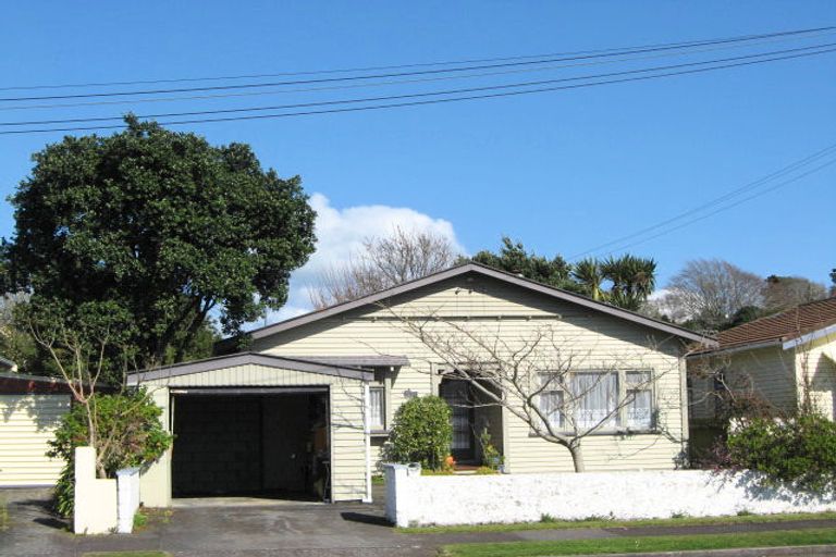 Photo of property in 17 Massey Street, Westown, New Plymouth, 4310