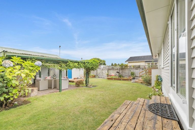 Photo of property in 1/113 Clevedon Road, Papakura, 2110