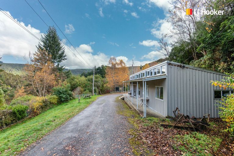 Photo of property in 23 Village Loop Road, Waipori Falls, Outram, 9073