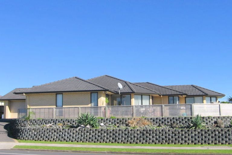 Photo of property in 30 Summerland Drive, Henderson, Auckland, 0612