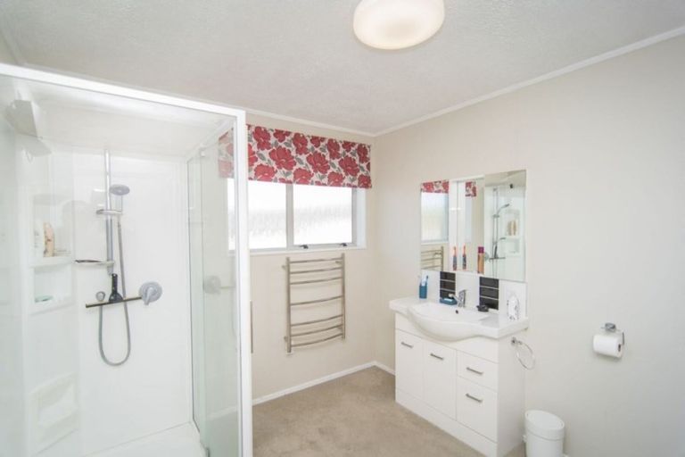 Photo of property in 27 Saint Leonards Road, Temuka, 7920