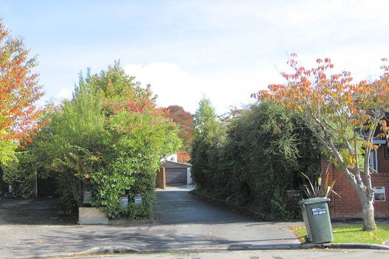 Photo of property in 9 Burrows Place, Ilam, Christchurch, 8041