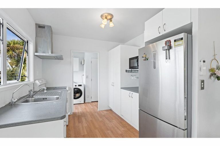 Photo of property in 2a Rata Road, Stanmore Bay, Whangaparaoa, 0932