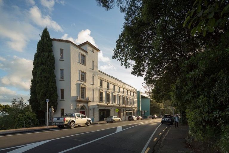 Photo of property in 441 Titirangi Road, Titirangi, Auckland, 0604