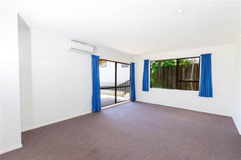 Photo of property in 53 Woodman Drive, Tawa, Wellington, 5028