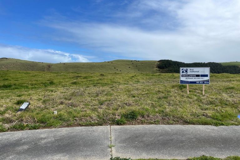 Photo of property in 7 Snapper Street, Baylys Beach, 0377