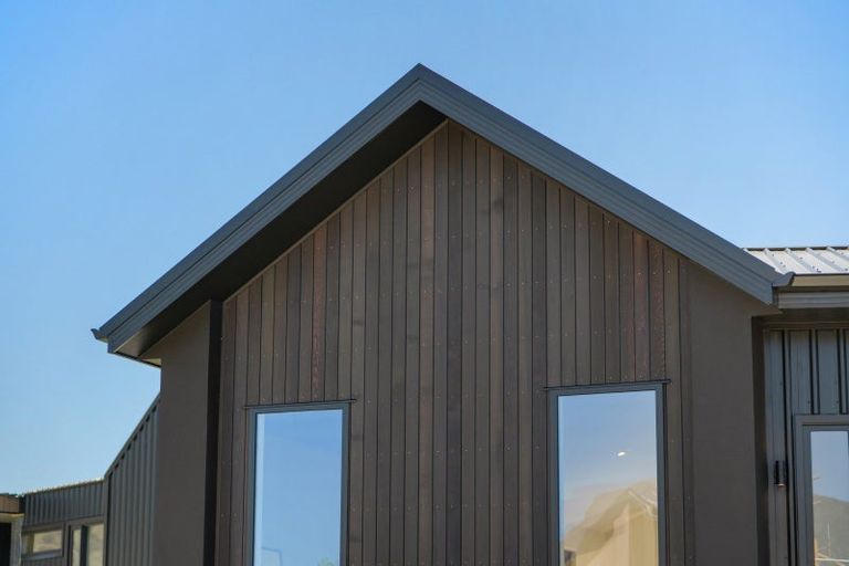 Photo of property in 3 Simpson Crescent, Wanaka, 9305