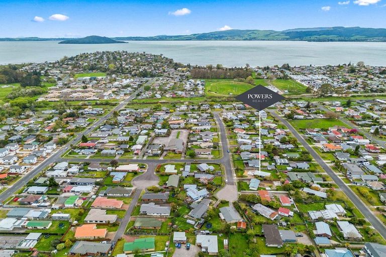 Photo of property in 22 Fenruss Street, Fairy Springs, Rotorua, 3015