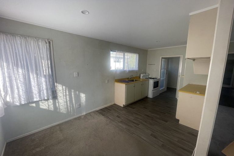 Photo of property in 357 Roscommon Road, Clendon Park, Auckland, 2103
