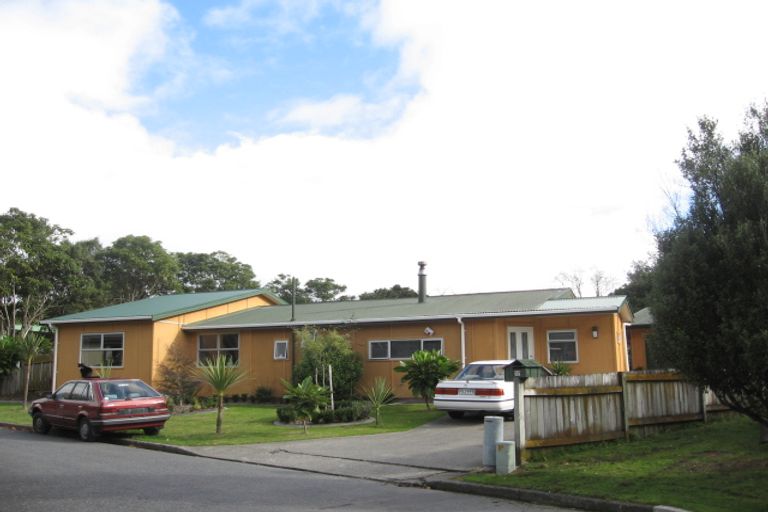 Photo of property in 17 Ruahine Street, Paraparaumu, 5032