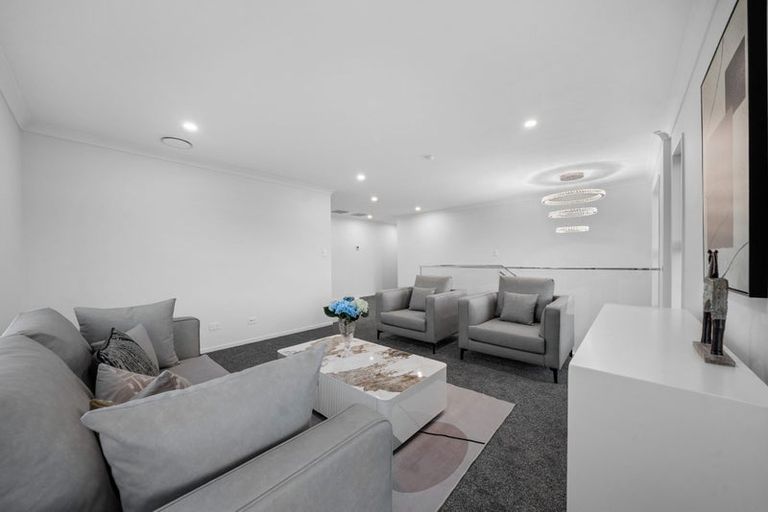 Photo of property in 34 Emerald Avenue, Rosehill, Papakura, 2113