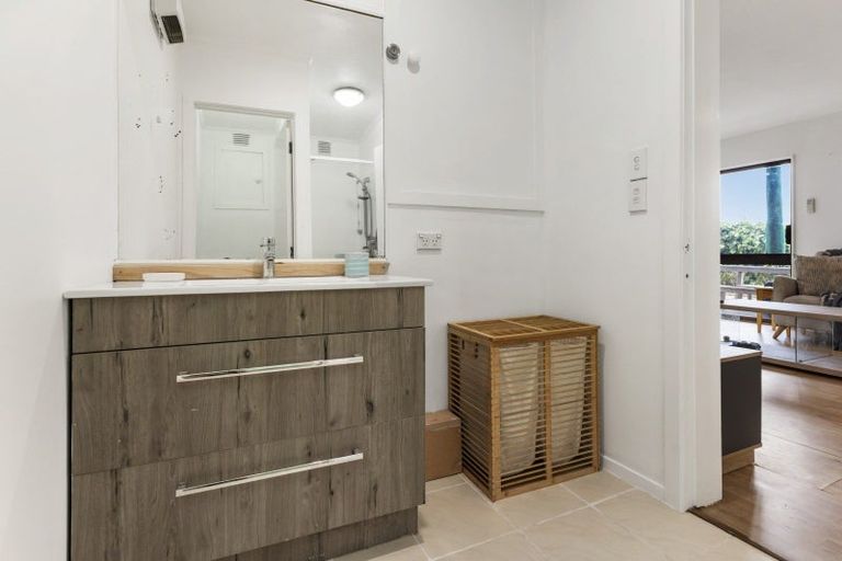 Photo of property in 36 Telstar Place, Beach Haven, Auckland, 0626