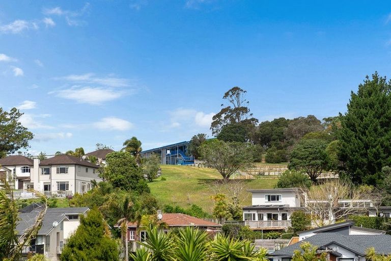 Photo of property in 18 Macnay Way, Murrays Bay, Auckland, 0630