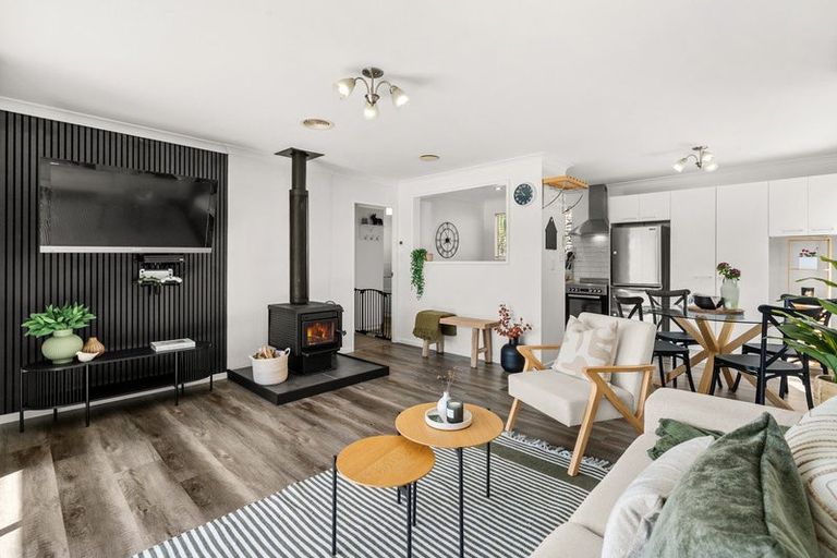 Photo of property in 17a Resolution Road, Welcome Bay, Tauranga, 3112