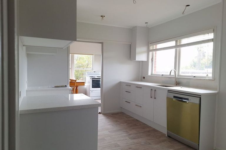 Photo of property in 2 Anne Road, Hillcrest, Auckland, 0627