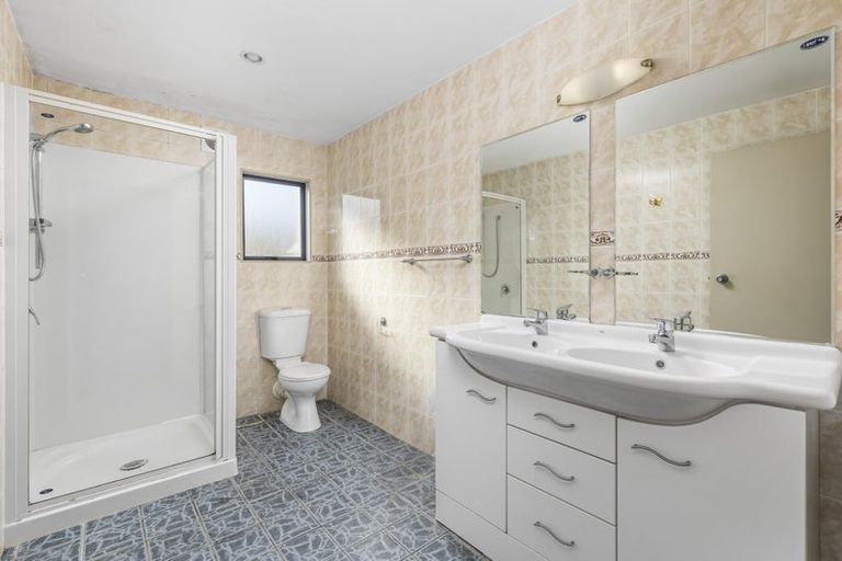 Photo of property in 19 Woodside Avenue, Northcote, Auckland, 0627