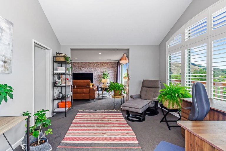 Photo of property in 56 Kakariki Grove, Waikanae, 5036