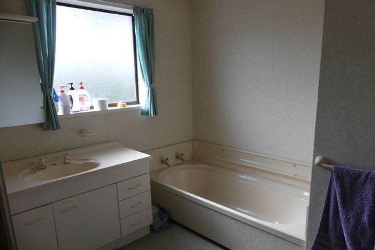 Photo of property in 26 Montclare Avenue, Ilam, Christchurch, 8041