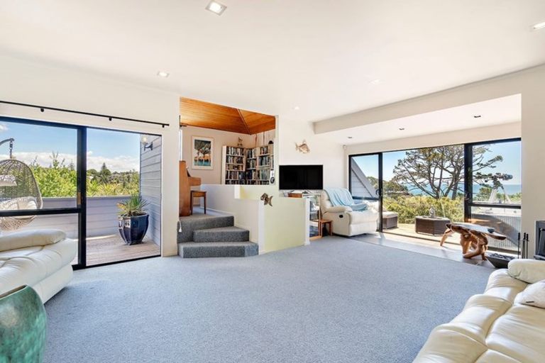 Photo of property in 15 Park Rise, Campbells Bay, Auckland, 0630