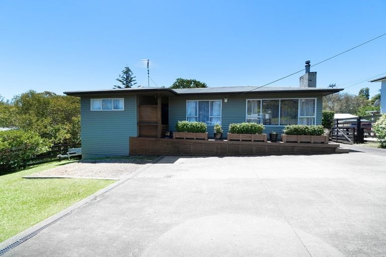 Photo of property in 14 Rimu Street, Helensville, 0800
