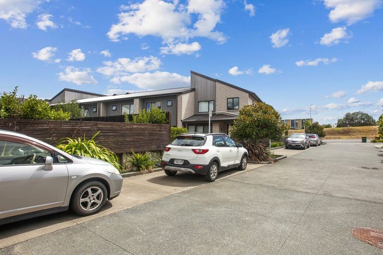 Photo of property in 3/2 Sioux Road, Hobsonville, Auckland, 0616