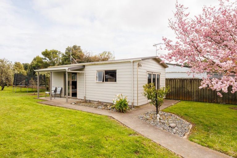 Photo of property in 5 Daniell Street, Bulls, 4818