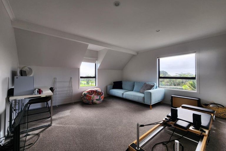 Photo of property in 136 Wairau Road, Oakura, New Plymouth, 4374