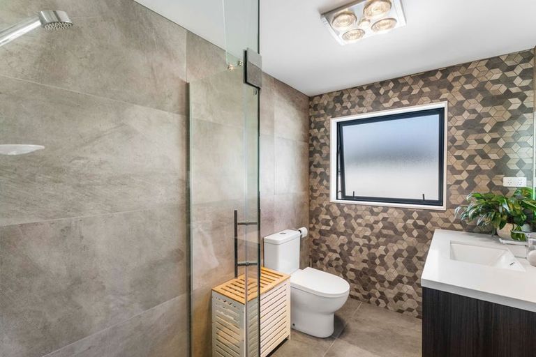 Photo of property in 111 Hillpark Drive, Pokeno, 2402