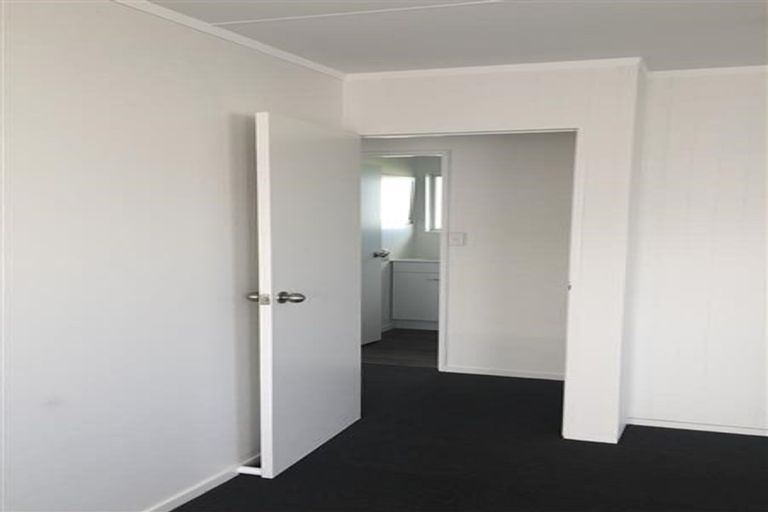 Photo of property in 2/119 Flat Bush Road, Clover Park, Auckland, 2023
