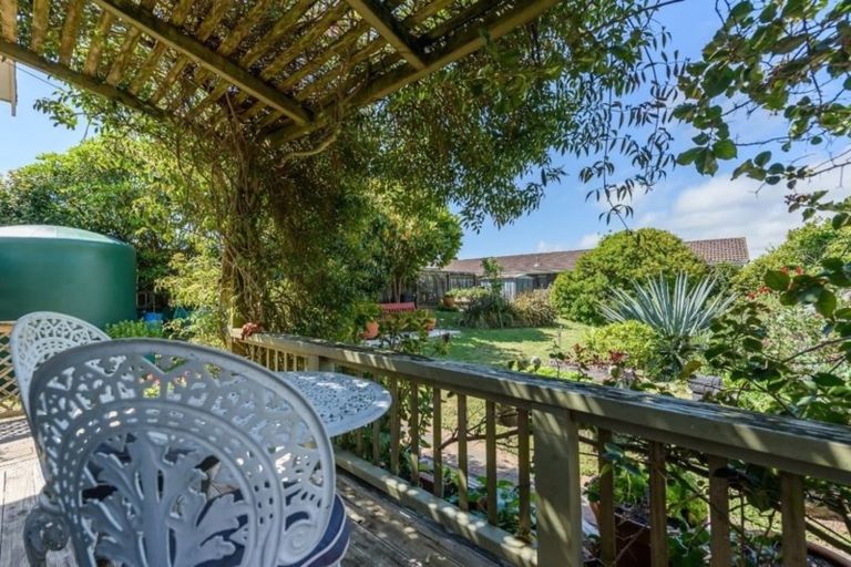 Photo of property in 7 Hodgkins Road, Waikanae Beach, Waikanae, 5036