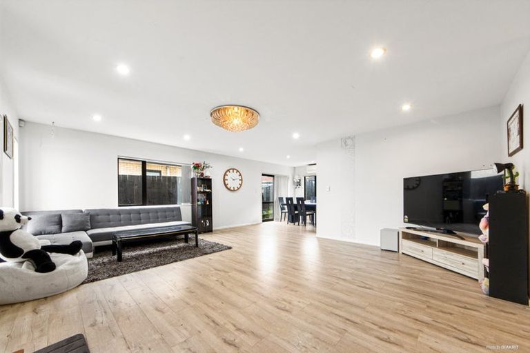 Photo of property in 93 Waitaki Street, Henderson, Auckland, 0612