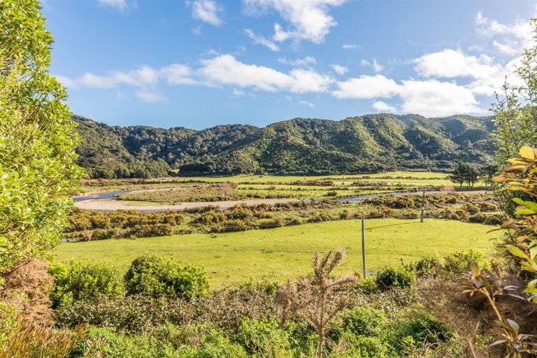 Photo of property in 675 Coast Road, Wainuiomata Coast, Wainuiomata, 5373