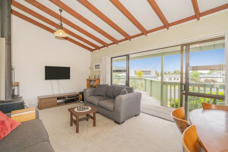 Photo of property in 1 Norfolk Place, Tairua, 3508
