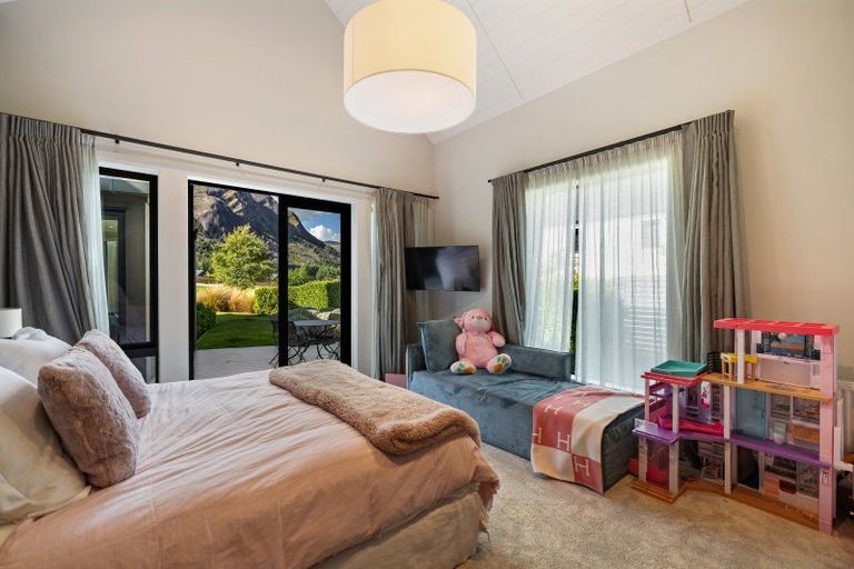 Photo of property in Millbrook Resort, 4 Dalgleish Lane, Arrowtown, 9371