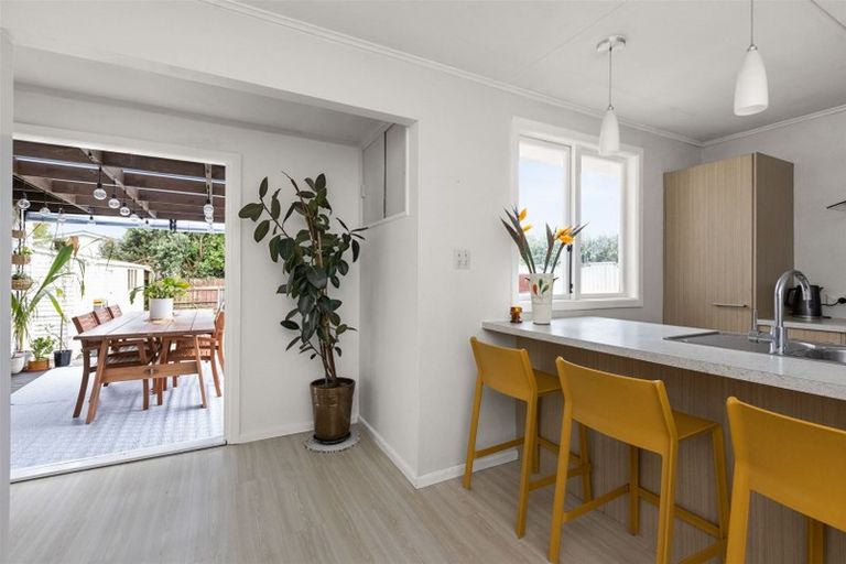 Photo of property in 19 Shrimpton Road, Haumoana, 4102